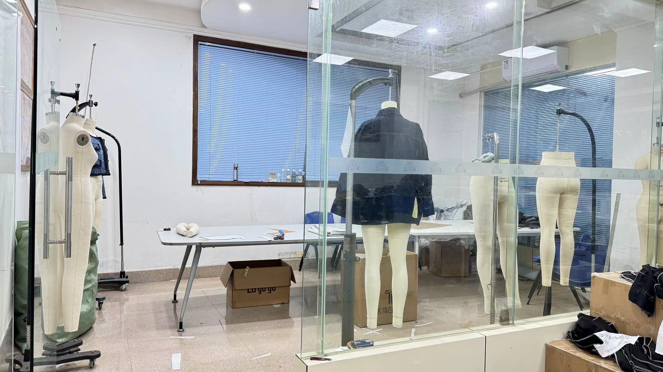 Guangdong Shunde Leka Clothing Design Co., Ltd Fabrik Produktionslinie