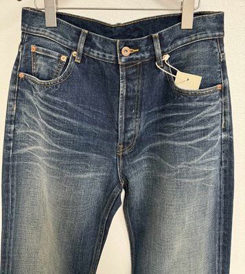 Mittlere und hohe Taille, denim geschnitten, für eine schmeichelhafte Passform
