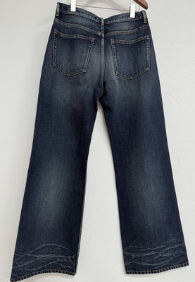 Mittlere und hohe Taille, denim geschnitten, für eine schmeichelhafte Passform