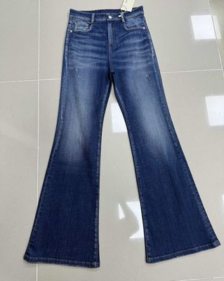 Exklusiver, maßgeschneiderter Denim-Boden für glatte, scharfe, flache Linien