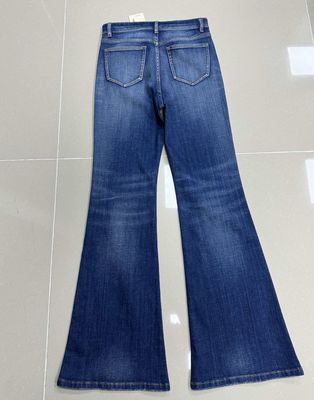 Exklusiver, maßgeschneiderter Denim-Boden für glatte, scharfe, flache Linien