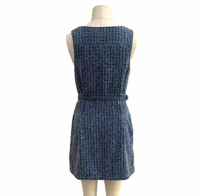 Textured Tweed Strick Stoff Denim Kleid für einen modernen eleganten Look