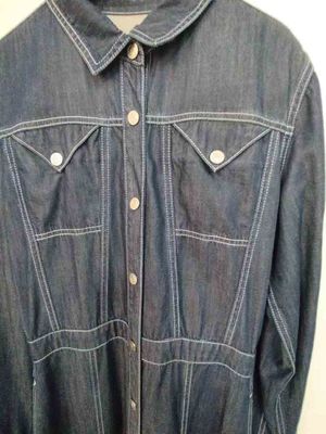 Ausgezeichnete Farbfestigkeit Minimale Schrumpfung Denimkleid für lang anhaltende Verschleiß