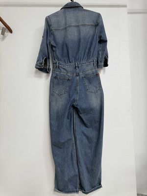 Premium-Jeans-Stufen mit langen Ärmeln, inspiriert von Arbeitsbekleidung