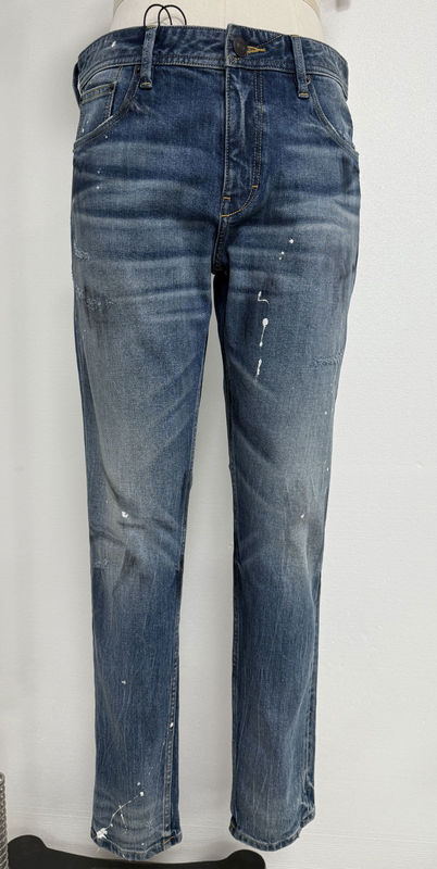 Schwere Wäsche und Vintage-Faded Finish Denim Boden für eine nostalgische Atmosphäre