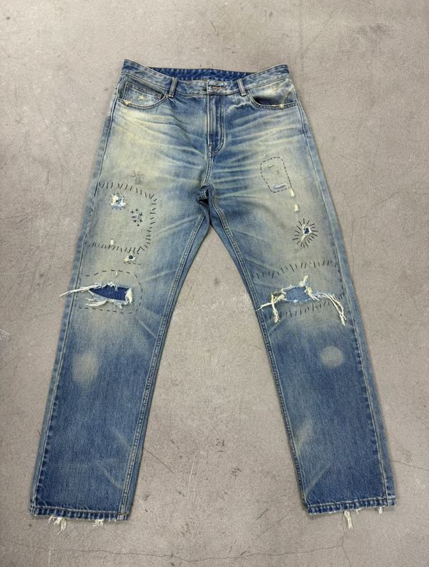 Leicht waschbarer Denim-Boden mit schwerem Stress für einen robusten Vintage-Look