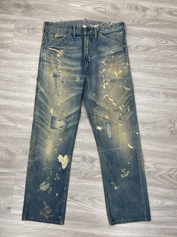Fettfarbsplatter-Design gerade Bein Jeans für eine künstlerische und edgy Ästhetik